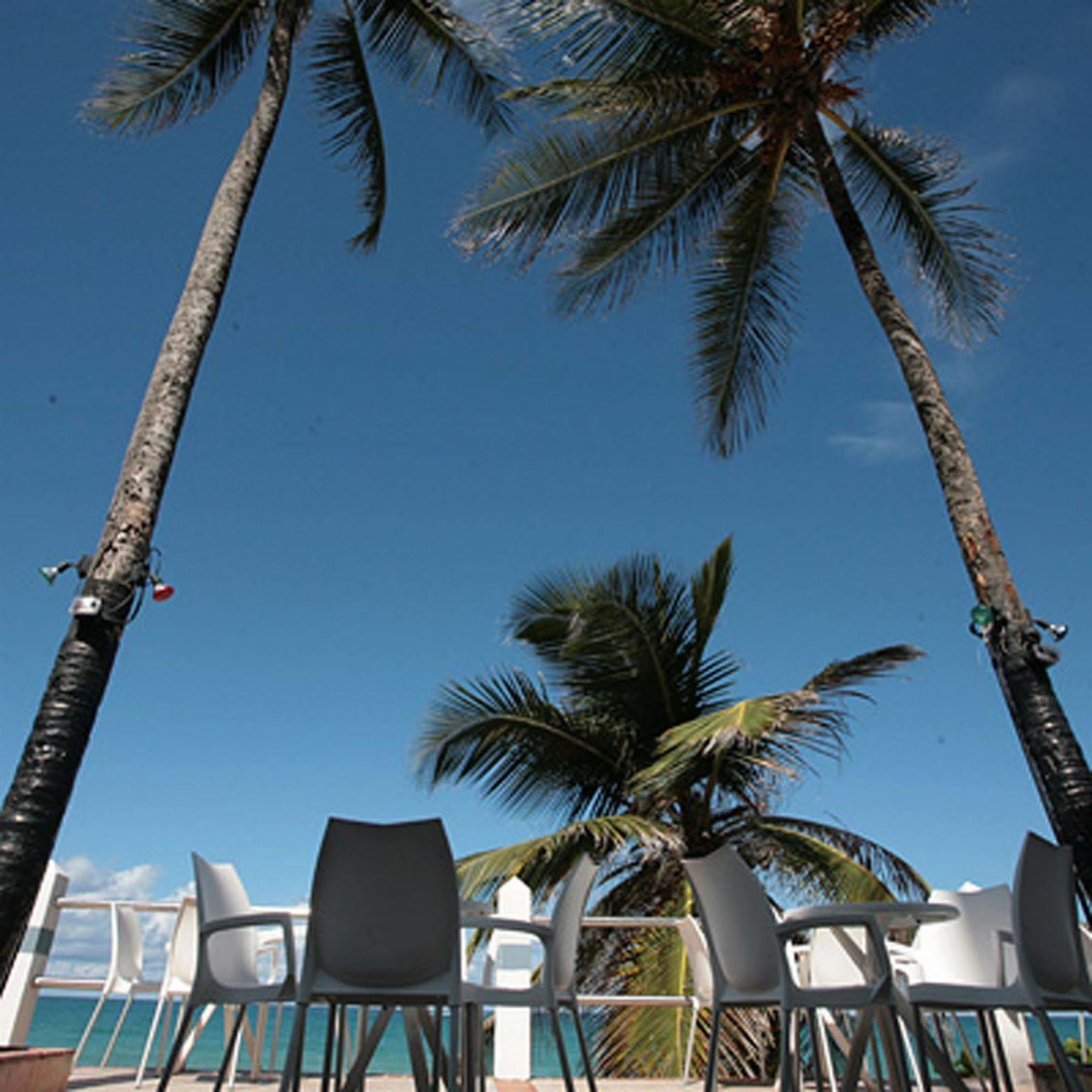 The Tryst Beachfront Hotel San Juan Restaurant foto